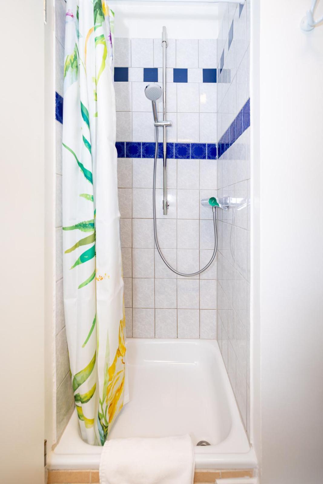 Nettes Kleines Mit Stellplatz Apartment *
